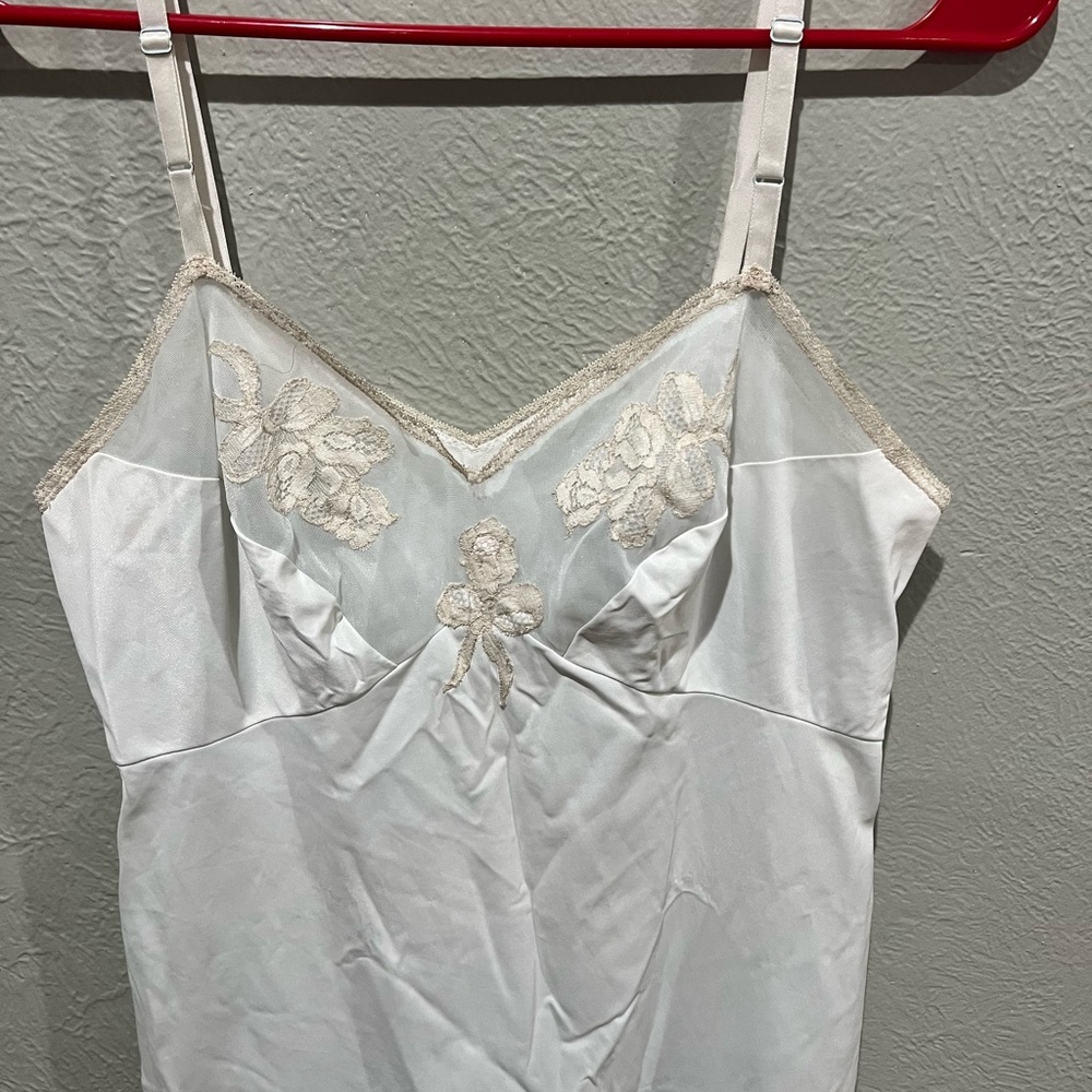 Van Raalte Vintage White Lace-Trim Slip with Delicate Embroidery Made in USA - Picture 2 of 7